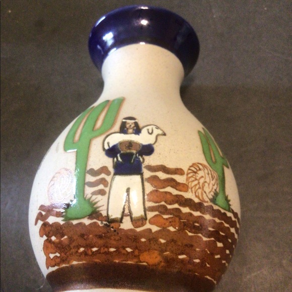 Vintage 7in Mateos Mexican Pottery vase - Picture 2 of 4